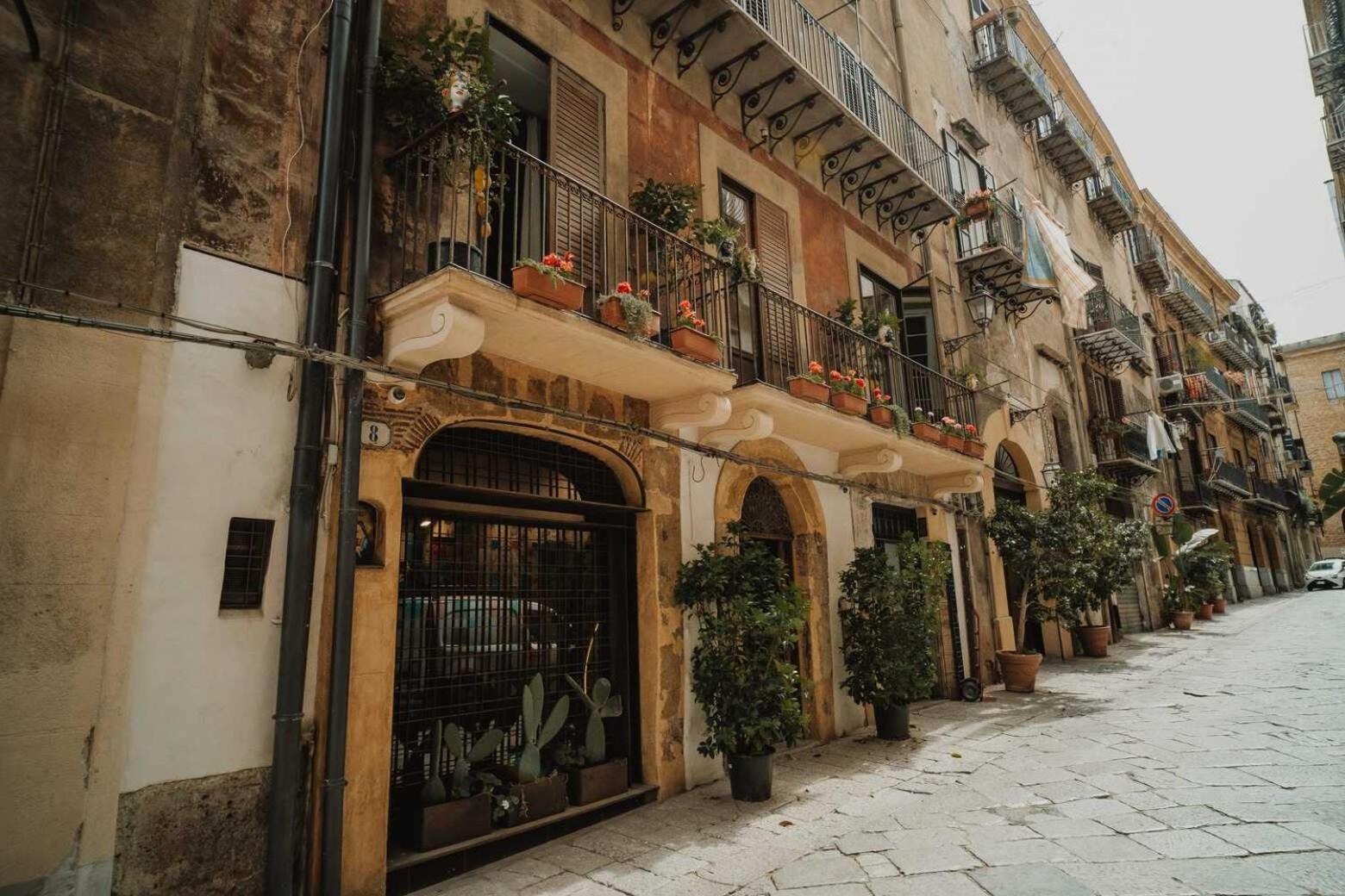 Ambrosia-Timeless Hosting Hotel Palermo Exterior photo